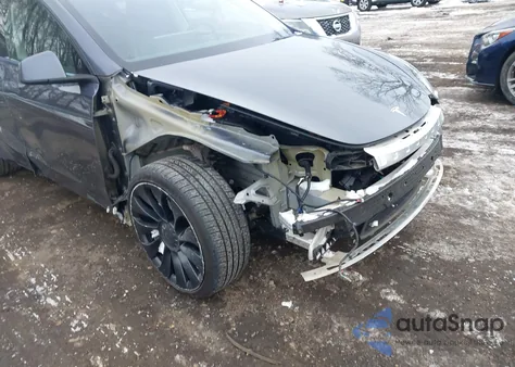 2022 Tesla Model Y Performance Dual Motor All-Wheel Drive z USA, uszkodzony, nr VIN 7SAYGDEF5NF380614